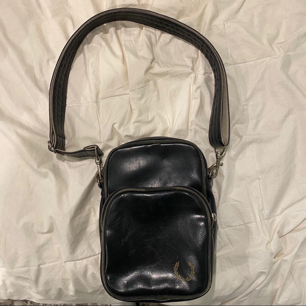 Fred Perry Leather Messenger Bag